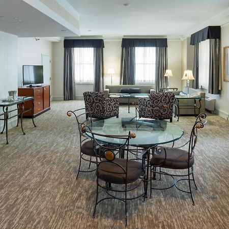 Hilton Cincinnati Netherland Plaza Exterior photo